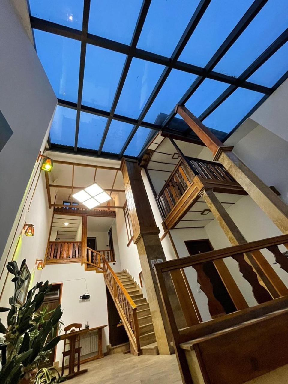 Yerevan Hotel ภายนอก รูปภาพ